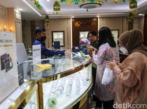 Warga Mulai Berburu Emas untuk Lebaran