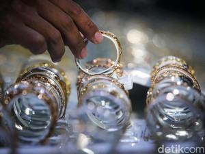 Pilih Perhiasan Emas Kuning atau Putih? Berikut 7 Perbedaannya