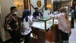 Warga Mulai Berburu Emas untuk Lebaran