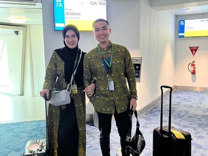 Anggi Pratama dan Stevie Agnecya
