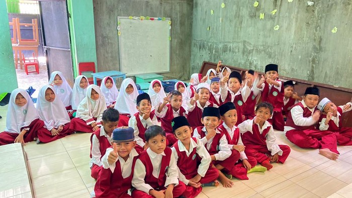 Baksos Ramadan untuk Yayasan Al-Quran An Nahl Bulan Ramadan memberi hikmah tersendiri untuk berbagi dan lebih peduli sesama. Asosiasi Kontraktor Nasional (Askonas) menggelar Bakti Sosial di Yayasan Al-Qur'an An-Nahl NTB.