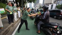Managing Director APP Group sekaligus Pembina Tzu Chi APP Thamrin Suhendra Wiriadinata mengungkapkan bahwa berbagi kebahagiaan, terutama di bulan Ramadan, merupakan salah satu cara untuk meningkatkan kepedulian dan kebersamaan di antara kita. Dengan berbagi takjil yang dikemas secara ramah lingkungan, APP juga ingin menyampaikan pesan penting lainnya, tentang pentingnya menjaga bumi kita. Ini adalah kesempatan bagi kami untuk mempraktikkan nilai-nilai filantropi dan keberlanjutan secara bersamaan.
