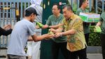 Berbagi Takjil dengan Kemasan Ramah Lingkungan
