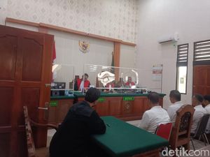 Empat Pelaku Penyerangan Kantor Satpol PP Denpasar Dituntut 2,5 Tahun Bui