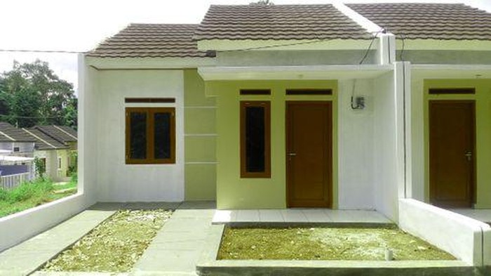 Tampilan depan rumah di Intiland Village Ciekek