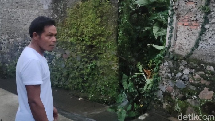 Jaka, warga sekitar tunjukan jalan yang dilalui para tahanan kabur