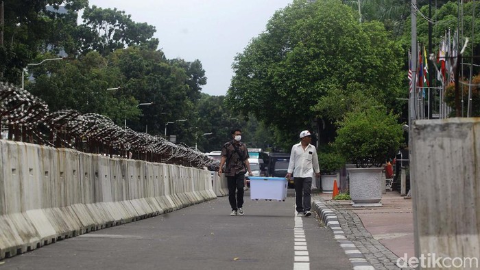 MK mulai menggelar sidang sengketa Pilpres, Rabu (27/3) besok. Pengamanan gedung MK pun mulai diperketat.