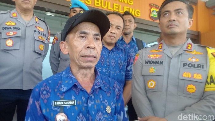 Kades Sidatapada Made Sutama ditemui seusai melaporkan kasus ujaran kebencian di Polres Buleleng, Selasa (26/3/2024). (Made Wijaya Kusuma/detikBali)