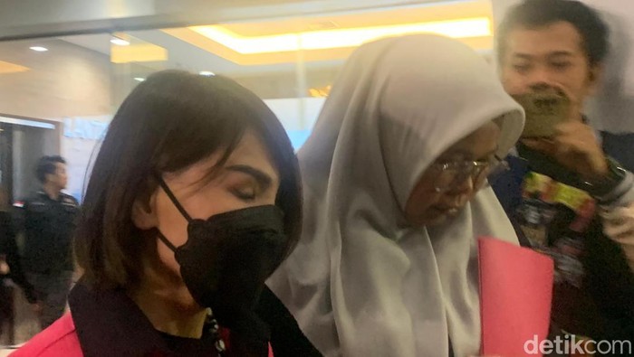 Kejagung menetapkan crazy rich Helena Lim sebagai tersangka kasus dugaan korupsi tata niaga komoditas timah. Helena Lim langsung ditahan. (Mulia Budi/detikcom)
