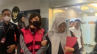 Kabar mengejutkan datang dari crazy rich PIK Helena Lim. Kejaksaan Agung menetapkan Helena sebagai tersangka kasus dugaan korupsi tata niaga komoditas timah wilayah Izin Usaha Pertambangan (IUP) PT Timah Tbk tahun 2015-2022. Helena sendiri merupakan tersangka kelima belas dalam kasus ini dan langsung ditahan. Dikatakan peran Helena adalah ikut andil dalam proses sewa menyewa peleburan timah. Mulia Budi/detikcom