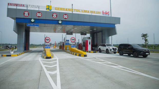Kementerian PUPR dan bersama Badan Usaha Jalan Tol (BUJT) terus bangun jalan tol baru, tingkatkan konektivitas antar daerah, dan dorong pertumbuhan ekonomi. Saat ini 6 ruas jalan tol baru sedang disiapkan untuk mudik Lebaran 2024. (Dok. Kemen PUPR)