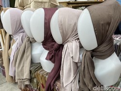 Tren Hijab Silk dan Pollycotton Bordir untuk Lebaran di Thamrin City