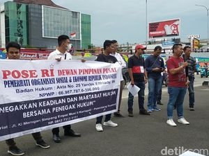 Buntut Kasus Aiptu FN, Belasan Orang Demo Minta Debt Collector Diberantas