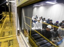 Mengintip Suasana Ramadan di Anjungan Lepas Pantai Pertamina