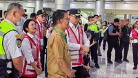 Bandara ini rusak setelah terdampak bencana gempa bumi pada 2018 lalu. 