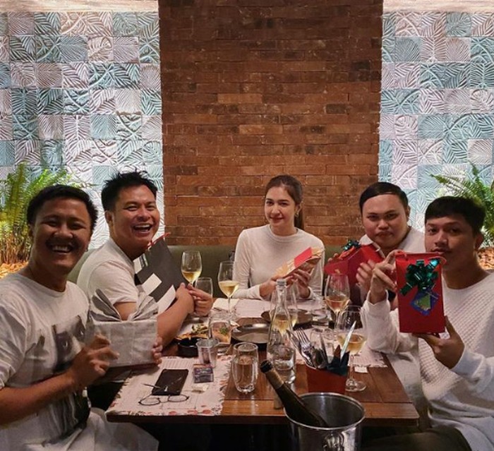 Saking Doyan Ngopi, Mikha Tambayong Berburu Kafe ke Jepang