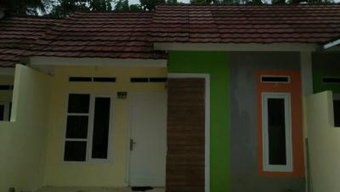 Tampilan depan rumah di Mutiara Nims Cipacung