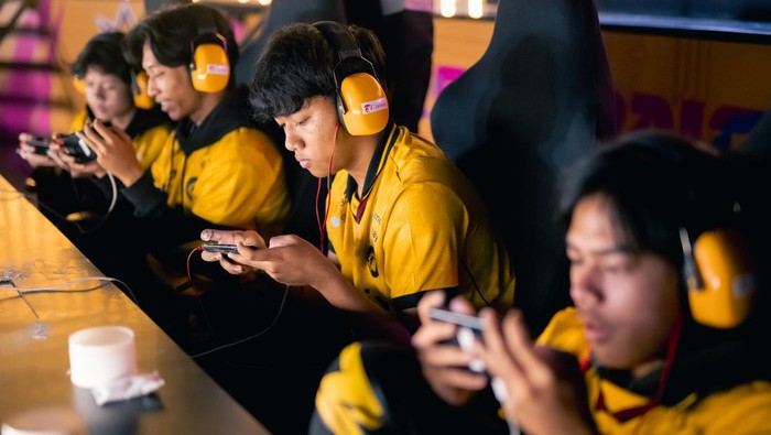 Onic Olympus kewalahan meraih poin di knockout stage FFWS SEA 2024 Spring minggu pertama. Alasannya karena upaya meraka melakukan hal itu direcokin oleh tim asal Malaysia.