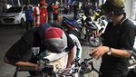Parah! Puluhan Kendaraan Mogok Akibat Bensin Tercampur Air di SPBU Bekasi