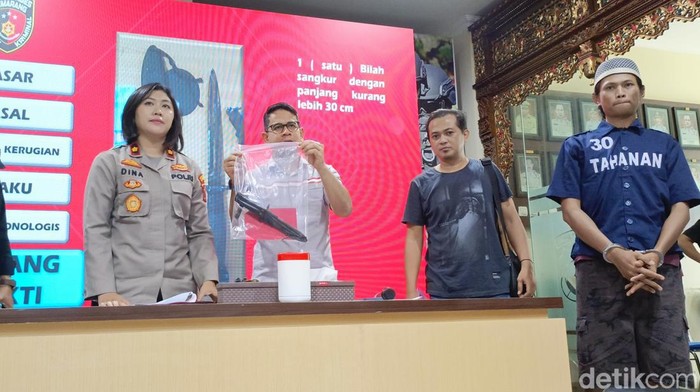 Rahmat Rusli, pelaku pembunuhan di Jalan Majapahit Semarang saat dihadirkan dalam rilis pers di Mapolrestabes Semarang, Selasa (26//3/2024).