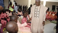 Penculikan siswa dari sekolah di Nigeria adalah hal yang lazim terjadi. Aksi tersebut pertama kali dilakukan pada 2014 oleh kelompok bersenjata Boko Haram, yang menculik 276 siswa dari sebuah sekolah perempuan di Chibok, negara bagian Borno di timur laut. 
