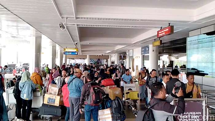 Penampakan arus mudik lebaran di Bandara Hang Nadim Batam pada tahun 2023.(Alamudin Hamapu/detikSumut)