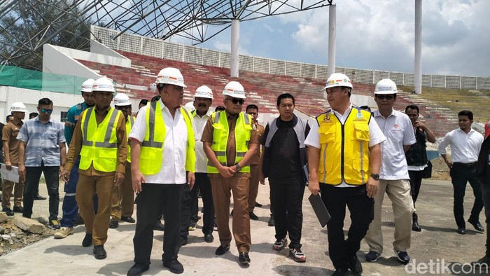 Peninjauan pembangunan venue PON XXI Aceh-Sumut. (Agus Setyadi/detikSumut)