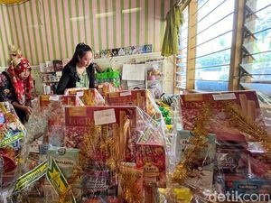 Pasutri di Mojokerto Kebanjiran Order Parsel Lebaran