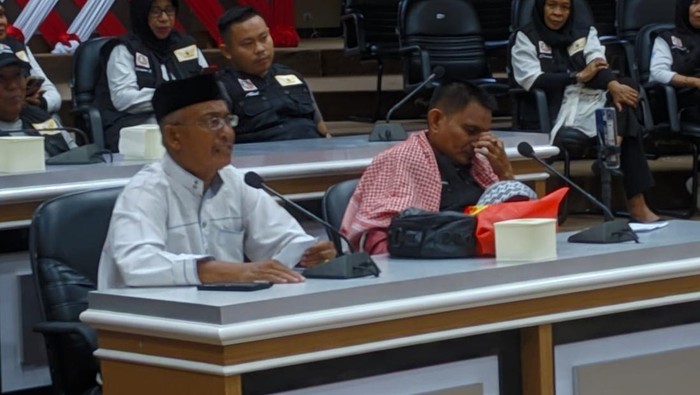 RDP di DPRD Parepare terkait warga ditolak salatkan jenazah keluarganya di Masjid Terapung BJ Habibie.