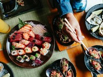 5 Hal Terlarang Saat Makan di Restoran Jepang, Jangan Dilakukan!