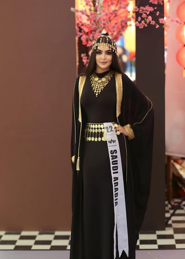 Tak sekadar berkompetisi di kontes kecantikan, kepada Arab News, Rumy Alqahtani mengatakan kalau dia juga mengemban tugas negara. Foto: Instagram/@rumy_alqahtani