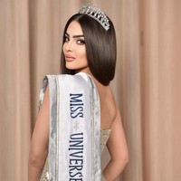 Mewakili Arab Saudi di salah satu kontes kecantikan tertua dunia, Rumy mengungkapkan rasa bangganya. “Saya merasa terhormat bisa berpartisipasi dalam kompetisi Miss Universe International 2024. ni merupakan keikutsertaan pertama Kerajaan Arab Saudi dalam kompetisi Miss Universe,” tulisnya di unggahan Instagram @rumy_alqahtani. Foto: Instagram/@rumy_alqahtani