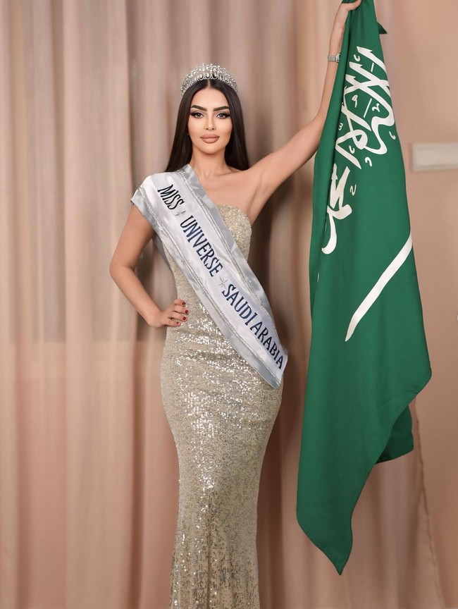 Rumy Alqahtani menjadi wakil pertama Arasb Saudi di kontes kecantikan Miss Universe. Wanita jelahiran Riyadh ini berusia 27 tahun. Foto: Instagram/@rumy_alqahtani