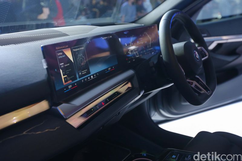 Sang Penggoda Itu Bernama BMW i5 Listrik