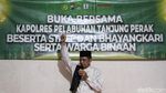 Momen Puluhan Tahanan Polres Pelabuhan Tanjung Perak Melebur Saat Buka Bersama