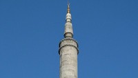 Masjid yang memiliki satu kubah dan dua menara ini dibangun pada 1854.