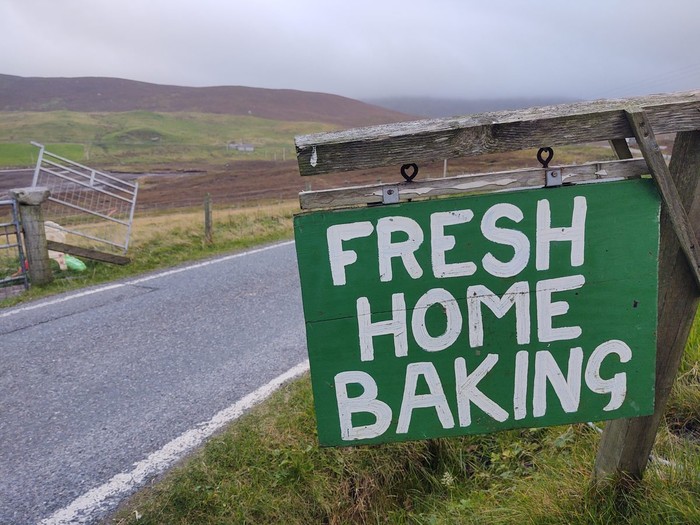 Unik! Di Pulau Ini Bertebaran Kulkas yang Menjual Kue Unik! Di Pulau Ini Bertebaran Kulkas yang Menjual Kue