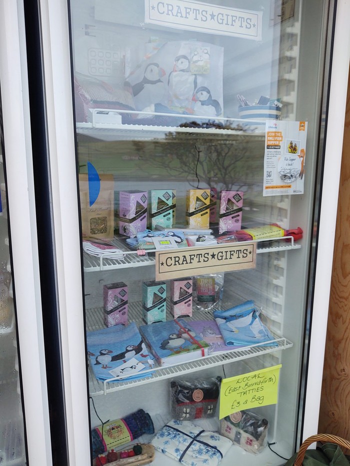 Unik! Di Pulau Ini Bertebaran Kulkas yang Menjual Kue Unik! Di Pulau Ini Bertebaran Kulkas yang Menjual Kue