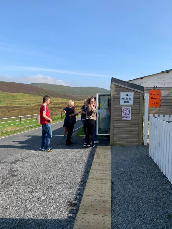 Unik! Di Pulau Ini Bertebaran Kulkas yang Menjual Kue Unik! Di Pulau Ini Bertebaran Kulkas yang Menjual Kue