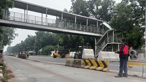 Ada Sidang Sengketa Pilpres di MK, Jalan Medan Merdeka Barat Ditutup (Taufiq-detikcom)