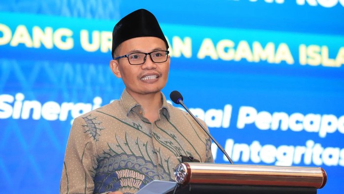Direktur Urusan Agama Islam dan Pembinaan Syariah (Urais Binsyar) Kemenag, Adib