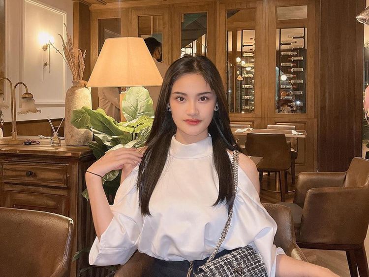 Adzana Ashel eks JKT48 yang Hobi Kulineran Cantik