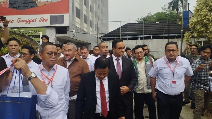 Anies dan Cak Imin Tiba di Gedung MK