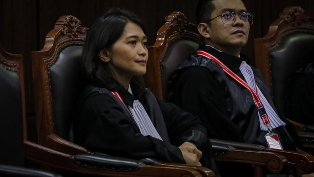 Anggota tim hukum pasangan Capres-Cawapres nomor urut 03, Anis Ismail saat menghadiri sidang perdana sengketa hasil Pemilihan Presiden (Pilpres) 2024 di Gedung Mahkamah Konstitusi (MK), Jakarta, Rabu (27/3/2024). (CNBC Indonesia/Faisal Rahman)