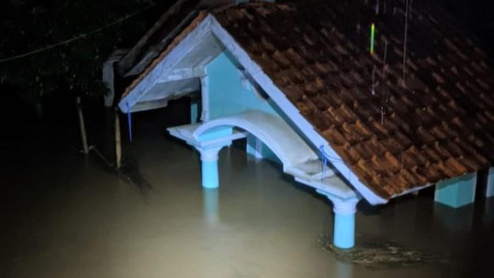 Banjir di Kecamatan Mande, Cianjur, Rabu (27/3/2024).