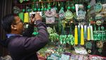 Berburu Pernik-pernik Lebaran di Pasar Asemka