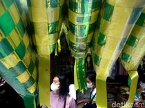 Berburu Pernik-pernik Lebaran di Pasar Asemka