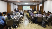 Langkah awal adalah melakukan analisis rantai nilai (value chain) dan mengidentifikasi peluang daur ulang. Fase selanjutnya adalah pengembangan infrastruktur daur ulang beserta teknologinya. Tanpa ada infrastruktur yang memadai, maka proses daur ulang akan terhambat dan sulit berkembang.