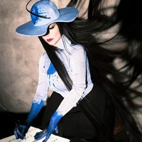 Ini menjadi penampilan perdana Bjork menjadi model untuk Vogue. Dalam wawancaranya, penyanyi yang telah eksis di industri musik selama 40 tahun itu membahas tentang berbagai pencapaiannya di dunia keartisan. Foto: dok. Vogue Scandinavia