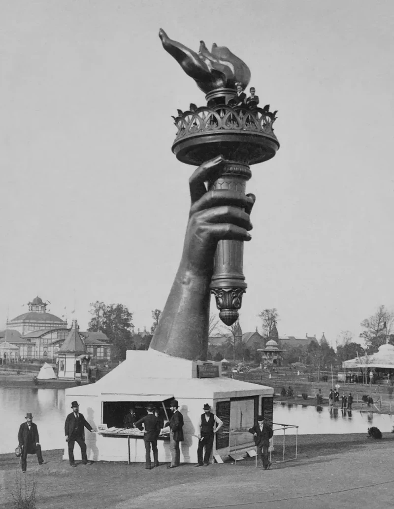 Foto Jadul Pembangunan Liberty